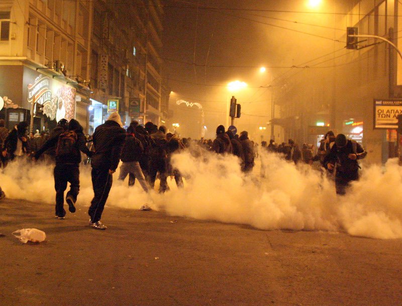 Το βράδυ που δολοφονήθηκε ο Αλέξανδρος Γρηγορόπουλος και ο Δεκέμβρης της oργής που ακολούθησε [εικόνες & βίντεο] | iefimerida.gr 21