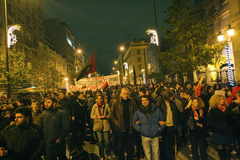 Το βράδυ που δολοφονήθηκε ο Αλέξανδρος Γρηγορόπουλος και ο Δεκέμβρης της oργής που ακολούθησε [εικόνες & βίντεο] | iefimerida.gr 14