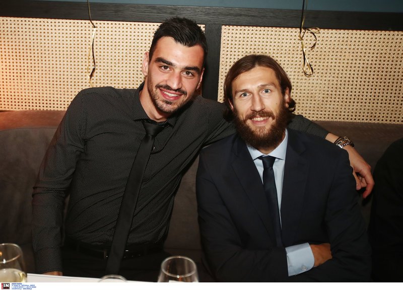 ΑΕΚ: Ο Μελισσανίδης έκανε το Χριστουγεννιάτικο τραπέζι σε Χιμένεθ-παίκτες [εικόνες] | iefimerida.gr 2