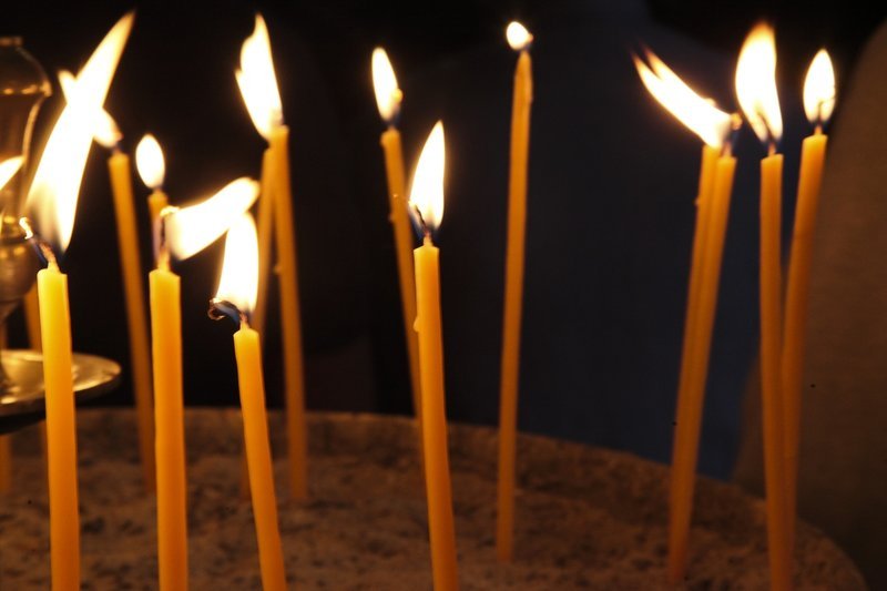 Γιατί ανάβουμε κερί στην εκκλησία; - Ενας βαθύτατος συμβολισμός [εικόνες] | iefimerida.gr 0