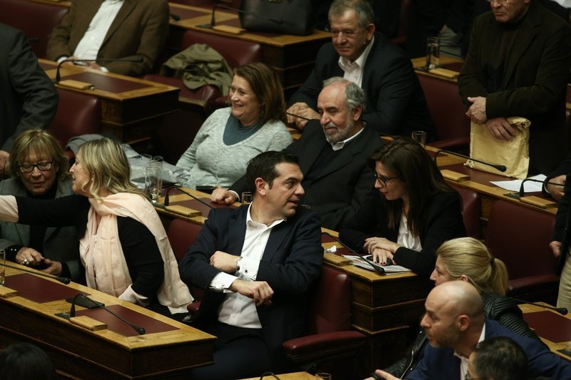 Πηγαδάκια και παρασκήνιο από τον Προϋπολογισμό: Ο αμείλικτος πόλεμος Τζάκρη-Αχτσιόγλου με τα συνολάκια στη Bουλή [εικόνες] | iefimerida.gr 46