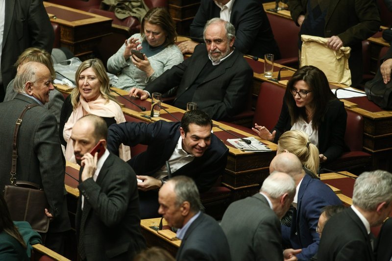 Πηγαδάκια και παρασκήνιο από τον Προϋπολογισμό: Ο αμείλικτος πόλεμος Τζάκρη-Αχτσιόγλου με τα συνολάκια στη Bουλή [εικόνες] | iefimerida.gr 30