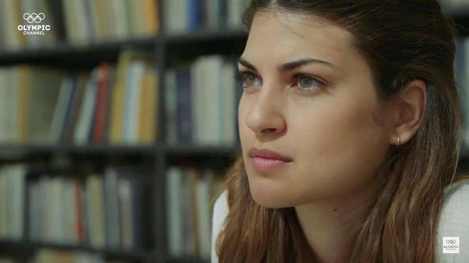 Η μικρή Φωτεινή που έσβησε τη φλόγα στους Ολυμπιακούς... είναι μια νεαρή φοιτήτρια [βίντεο &amp; εικόνες] | iefimerida.gr 9