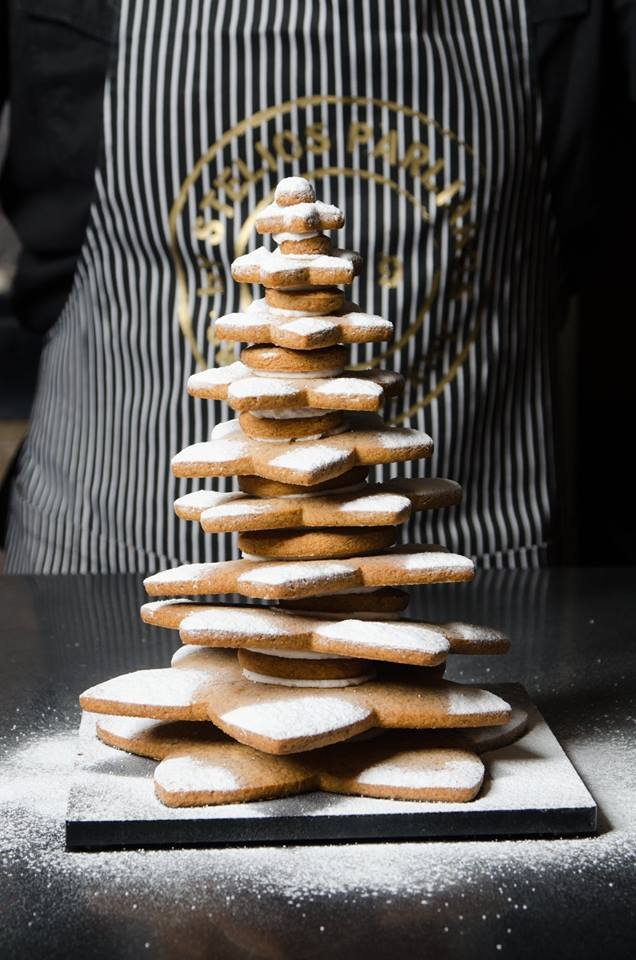 Ο Στέλιος Παρλιάρος μοιράζεται τις τοπ συνταγές του και τα μυστικά του για τέλεια μελομοκάρονα, κουραμπιέδες, βασιλόπιτα [εικόνες] | iefimerida.gr 4