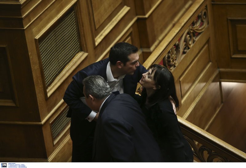 Πηγαδάκια και παρασκήνιο από τον Προϋπολογισμό: Ο αμείλικτος πόλεμος Τζάκρη-Αχτσιόγλου με τα συνολάκια στη Bουλή [εικόνες] | iefimerida.gr 50