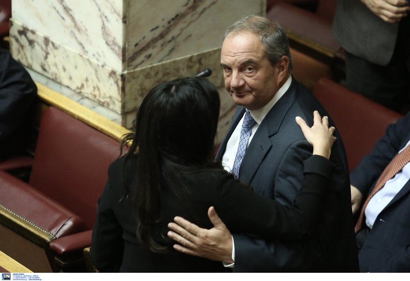 Πηγαδάκια και παρασκήνιο από τον Προϋπολογισμό: Ο αμείλικτος πόλεμος Τζάκρη-Αχτσιόγλου με τα συνολάκια στη Bουλή [εικόνες] | iefimerida.gr 20