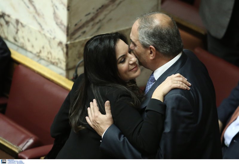 Πηγαδάκια και παρασκήνιο από τον Προϋπολογισμό: Ο αμείλικτος πόλεμος Τζάκρη-Αχτσιόγλου με τα συνολάκια στη Bουλή [εικόνες] | iefimerida.gr 19