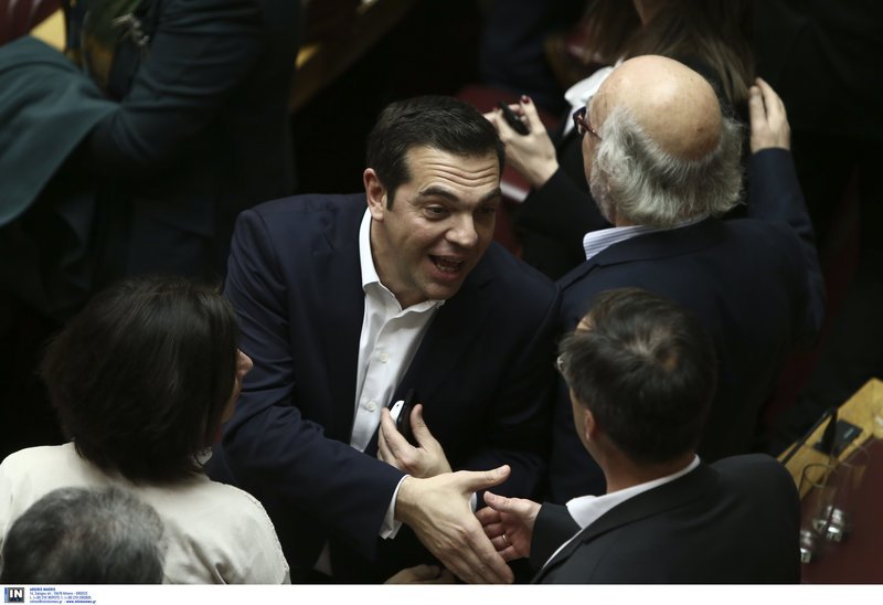 Πηγαδάκια και παρασκήνιο από τον Προϋπολογισμό: Ο αμείλικτος πόλεμος Τζάκρη-Αχτσιόγλου με τα συνολάκια στη Bουλή [εικόνες] | iefimerida.gr 35