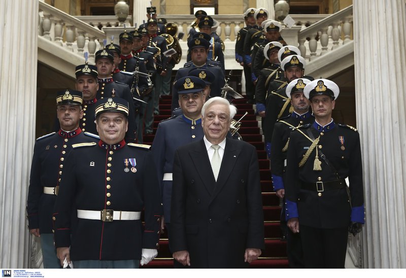 Κάλαντα με μηνύματα προς την Τουρκία για τη Συνθήκη της Λωζάνης στο Προεδρικό Μέγαρο [εικόνες] | iefimerida.gr 3