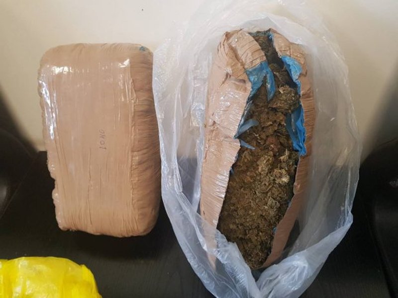Ηράκλειο: Συνελήφθη 25χρονος με πάνω από 2 κιλά κάνναβη στο σπίτι του [εικόνες] | iefimerida.gr 0