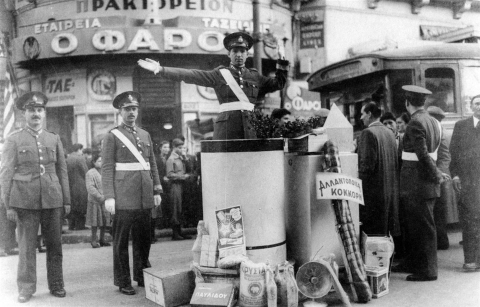 Vintage: Η χριστουγεννιάτικη παλιά Αθήνα -Σπάνιες, ρετρό εικόνες άλλης εποχής | iefimerida.gr 11