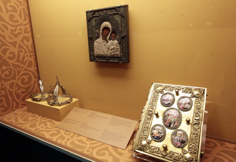 Ρωσικά έργα θρησκευτικής τέχνης στο Μουσείο Μπενάκη -Εικόνες, άμφια, λειτουργικά σκεύη [εικόνες] | iefimerida.gr 1