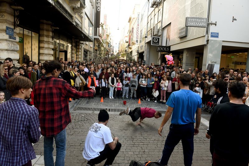 1η Κυριακή με ανοιχτά μαγαζιά-Πώς κινήθηκε η αγορά, οι ελπίδες των εμπόρων | iefimerida.gr 3