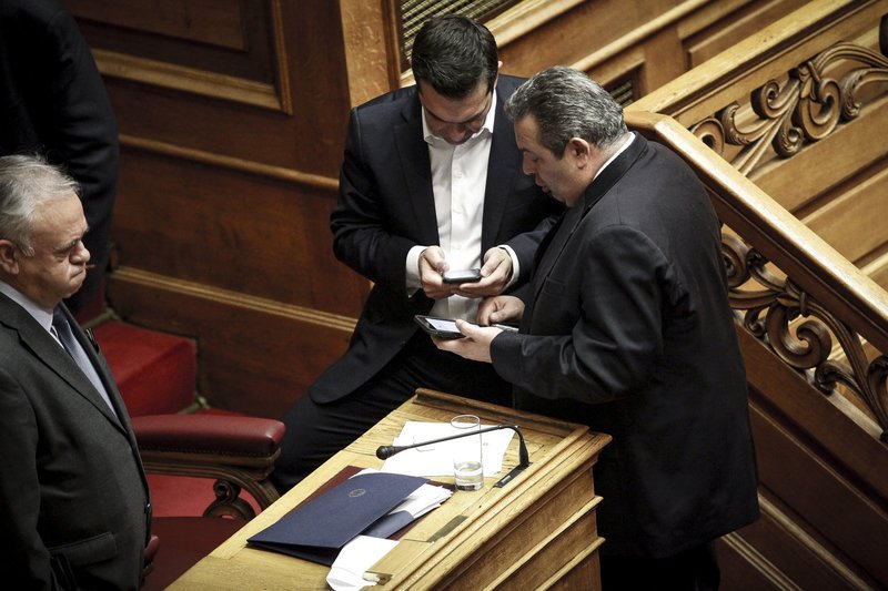 Πηγαδάκια και παρασκήνιο από τον Προϋπολογισμό: Ο αμείλικτος πόλεμος Τζάκρη-Αχτσιόγλου με τα συνολάκια στη Bουλή [εικόνες] | iefimerida.gr 54