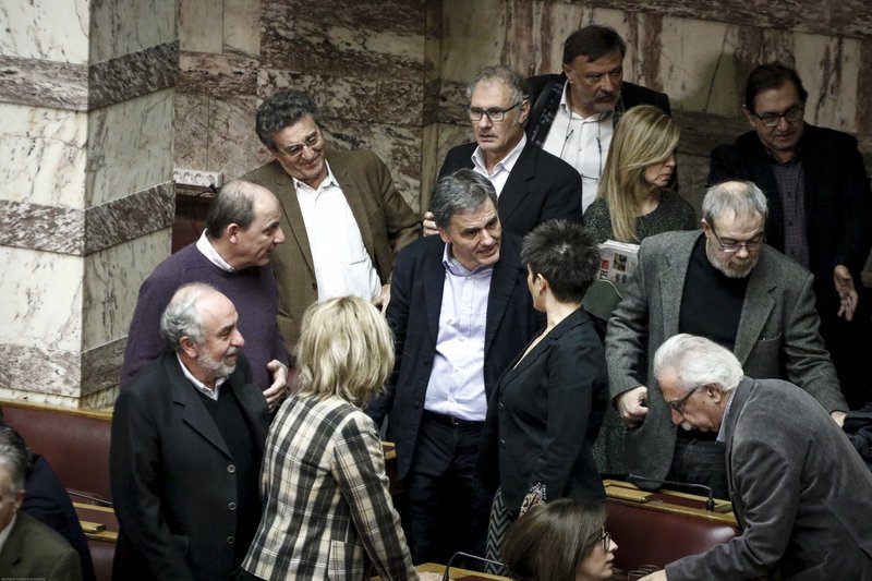 Πηγαδάκια και παρασκήνιο από τον Προϋπολογισμό: Ο αμείλικτος πόλεμος Τζάκρη-Αχτσιόγλου με τα συνολάκια στη Bουλή [εικόνες] | iefimerida.gr 63