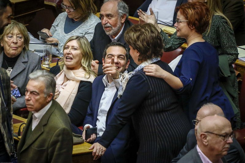 Πηγαδάκια και παρασκήνιο από τον Προϋπολογισμό: Ο αμείλικτος πόλεμος Τζάκρη-Αχτσιόγλου με τα συνολάκια στη Bουλή [εικόνες] | iefimerida.gr 49