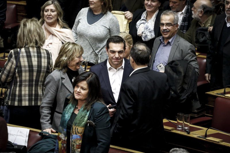 Πηγαδάκια και παρασκήνιο από τον Προϋπολογισμό: Ο αμείλικτος πόλεμος Τζάκρη-Αχτσιόγλου με τα συνολάκια στη Bουλή [εικόνες] | iefimerida.gr 36