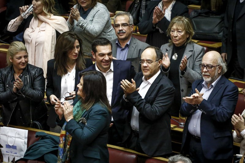 Πηγαδάκια και παρασκήνιο από τον Προϋπολογισμό: Ο αμείλικτος πόλεμος Τζάκρη-Αχτσιόγλου με τα συνολάκια στη Bουλή [εικόνες] | iefimerida.gr 38