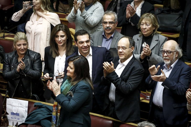 Πηγαδάκια και παρασκήνιο από τον Προϋπολογισμό: Ο αμείλικτος πόλεμος Τζάκρη-Αχτσιόγλου με τα συνολάκια στη Bουλή [εικόνες] | iefimerida.gr 31