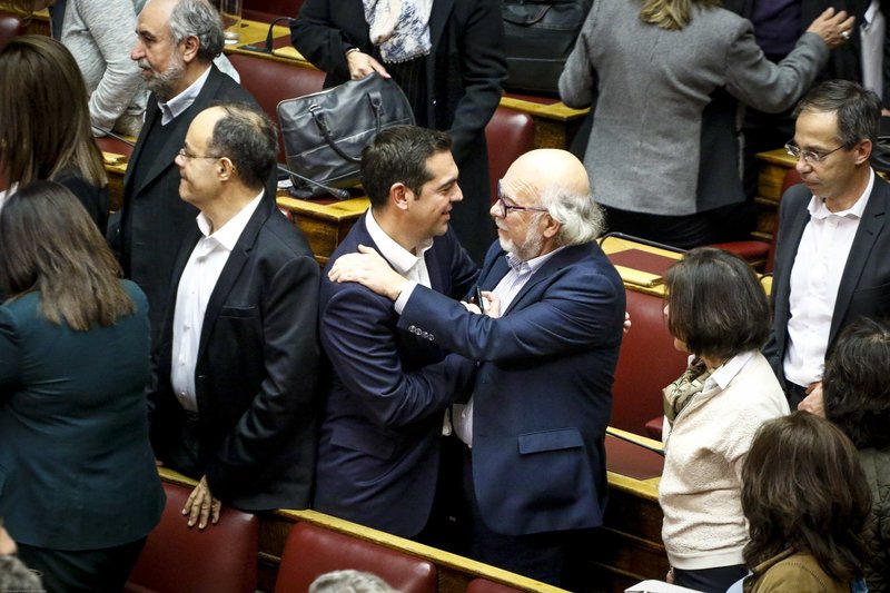 Πηγαδάκια και παρασκήνιο από τον Προϋπολογισμό: Ο αμείλικτος πόλεμος Τζάκρη-Αχτσιόγλου με τα συνολάκια στη Bουλή [εικόνες] | iefimerida.gr 44