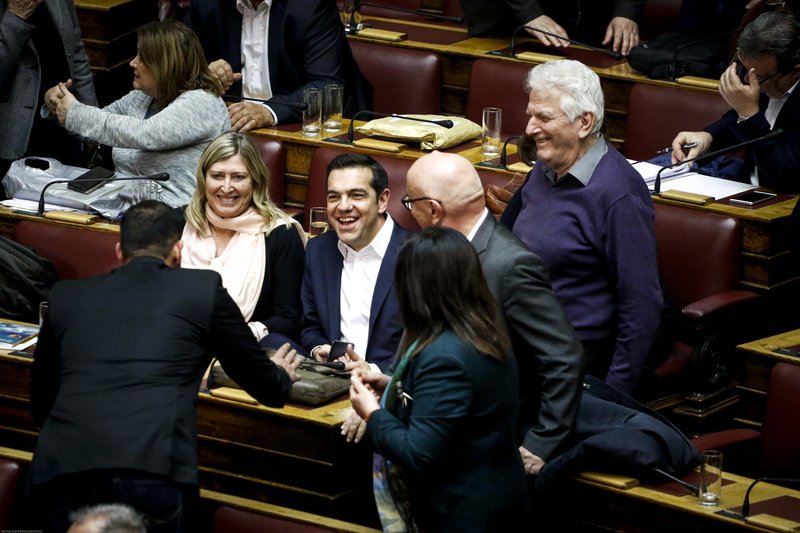 Πηγαδάκια και παρασκήνιο από τον Προϋπολογισμό: Ο αμείλικτος πόλεμος Τζάκρη-Αχτσιόγλου με τα συνολάκια στη Bουλή [εικόνες] | iefimerida.gr 43