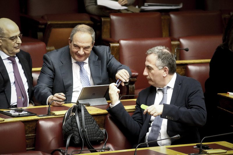 Πηγαδάκια και παρασκήνιο από τον Προϋπολογισμό: Ο αμείλικτος πόλεμος Τζάκρη-Αχτσιόγλου με τα συνολάκια στη Bουλή [εικόνες] | iefimerida.gr 24