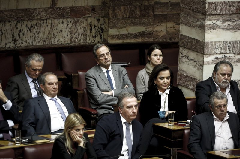 Πηγαδάκια και παρασκήνιο από τον Προϋπολογισμό: Ο αμείλικτος πόλεμος Τζάκρη-Αχτσιόγλου με τα συνολάκια στη Bουλή [εικόνες] | iefimerida.gr 17