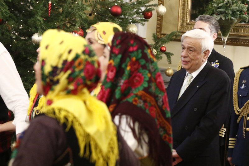 Κάλαντα με μηνύματα προς την Τουρκία για τη Συνθήκη της Λωζάνης στο Προεδρικό Μέγαρο [εικόνες] | iefimerida.gr 16