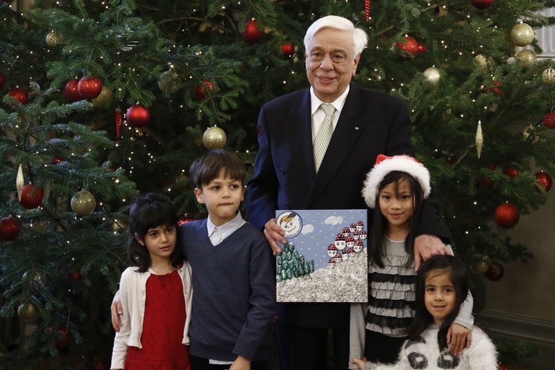 Κάλαντα με μηνύματα προς την Τουρκία για τη Συνθήκη της Λωζάνης στο Προεδρικό Μέγαρο [εικόνες] | iefimerida.gr 18