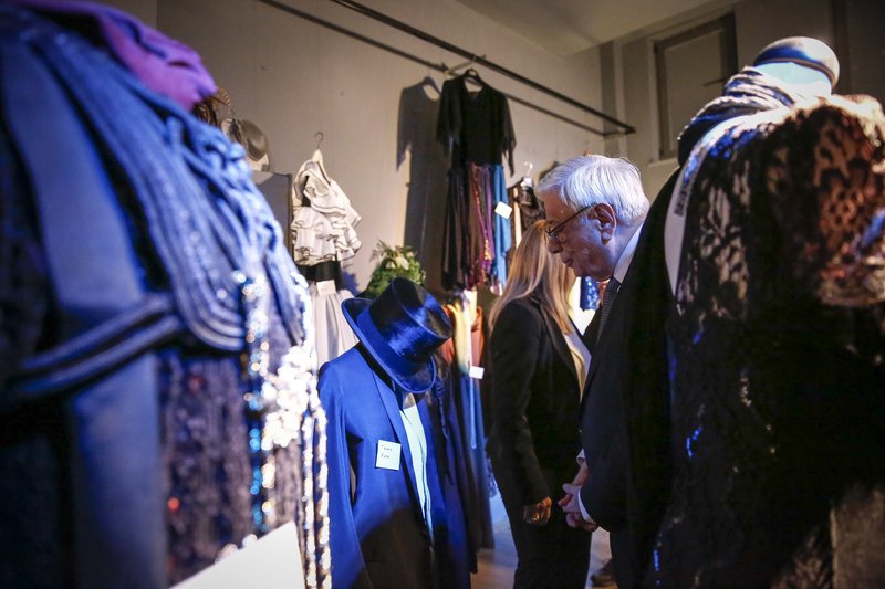 Στο Σπίτι του Ηθοποιού ο Παυλόπουλος: Επίσκεψη-αναδρομική συγνώμη της Πολιτείας [εικόνες] | iefimerida.gr 2