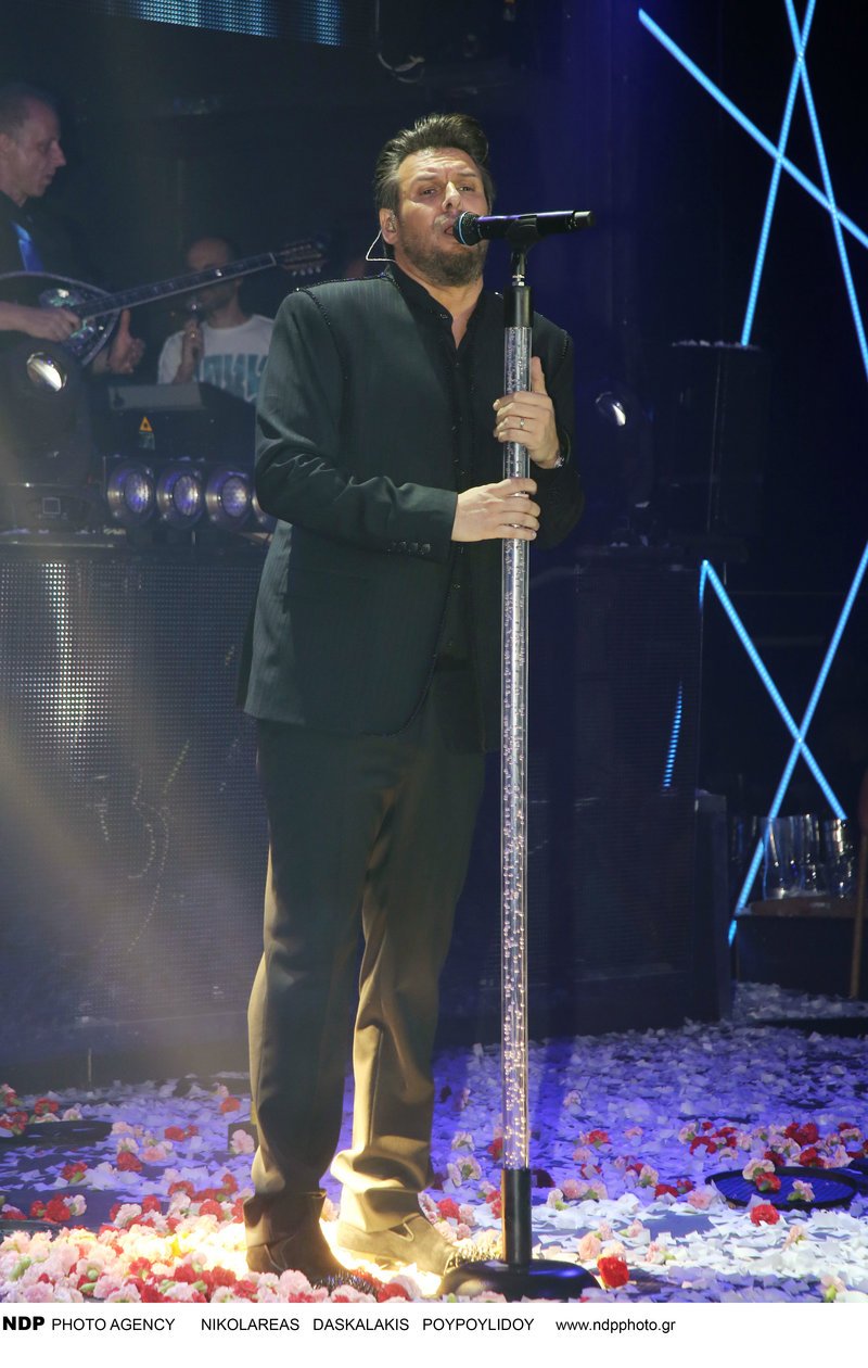 Χριστούγεννα και Πρωτοχρονιά στις πίστες: Πόσο κοστίζει το μπουκάλι σε 17 νυχτερινά κέντρα της Αθήνας [εικόνες] | iefimerida.gr 8