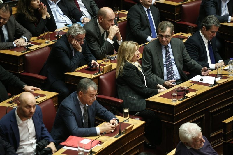 Πηγαδάκια και παρασκήνιο από τον Προϋπολογισμό: Ο αμείλικτος πόλεμος Τζάκρη-Αχτσιόγλου με τα συνολάκια στη Bουλή [εικόνες] | iefimerida.gr 29