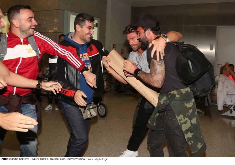 Nomads: Καρέ καρέ η άφιξη των παιχτών -Ποιοι τους περίμεναν [εικόνες] | iefimerida.gr 25