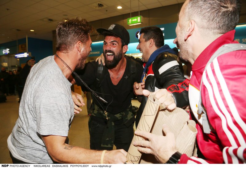 Nomads: Καρέ καρέ η άφιξη των παιχτών -Ποιοι τους περίμεναν [εικόνες] | iefimerida.gr 24