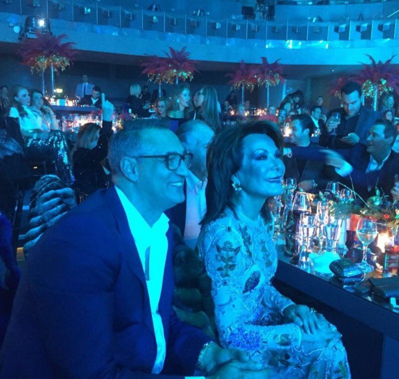 Η απαστράπτουσα Γιάννα Αγγελοπούλου  διασκέδασε με τον σύζυγό της στον Αντώνη Ρέμο [εικόνες] | iefimerida.gr 0