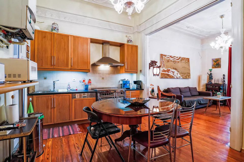 Αυτά είναι τα 15 δημοφιλέστερα σπίτια του Airbnb στην Ελλάδα -Loft, νεοκλασικά, με μικρούς κήπους, από 14 ευρώ [εικόνες] | iefimerida.gr 25