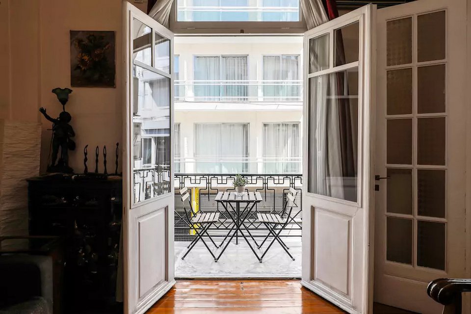 Αυτά είναι τα 15 δημοφιλέστερα σπίτια του Airbnb στην Ελλάδα -Loft, νεοκλασικά, με μικρούς κήπους, από 14 ευρώ [εικόνες] | iefimerida.gr 26