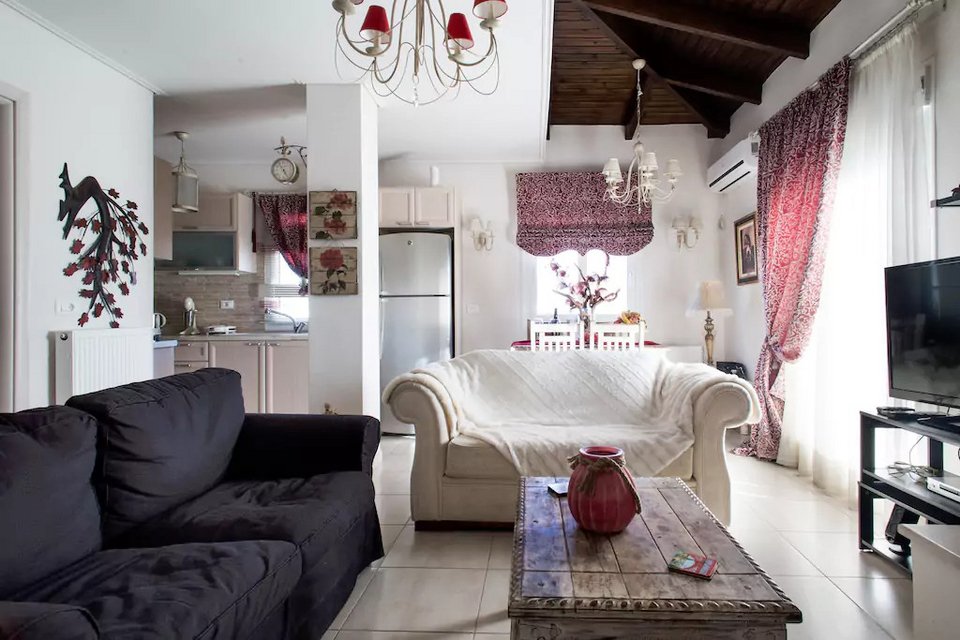 Αυτά είναι τα 15 δημοφιλέστερα σπίτια του Airbnb στην Ελλάδα -Loft, νεοκλασικά, με μικρούς κήπους, από 14 ευρώ [εικόνες] | iefimerida.gr 39