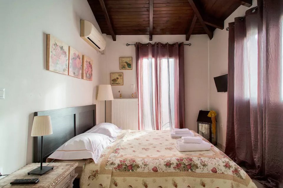 Αυτά είναι τα 15 δημοφιλέστερα σπίτια του Airbnb στην Ελλάδα -Loft, νεοκλασικά, με μικρούς κήπους, από 14 ευρώ [εικόνες] | iefimerida.gr 40