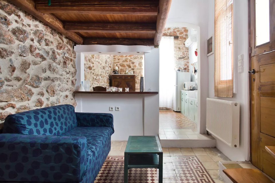 Αυτά είναι τα 15 δημοφιλέστερα σπίτια του Airbnb στην Ελλάδα -Loft, νεοκλασικά, με μικρούς κήπους, από 14 ευρώ [εικόνες] | iefimerida.gr 41