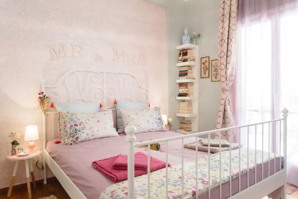 Αυτά είναι τα 15 δημοφιλέστερα σπίτια του Airbnb στην Ελλάδα -Loft, νεοκλασικά, με μικρούς κήπους, από 14 ευρώ [εικόνες] | iefimerida.gr 14