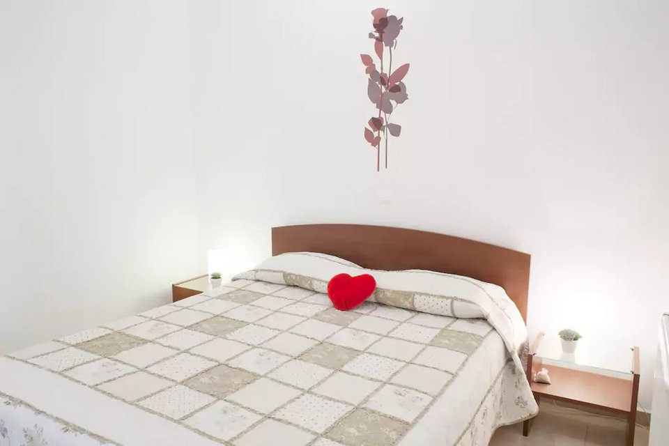 Αυτά είναι τα 15 δημοφιλέστερα σπίτια του Airbnb στην Ελλάδα -Loft, νεοκλασικά, με μικρούς κήπους, από 14 ευρώ [εικόνες] | iefimerida.gr 20