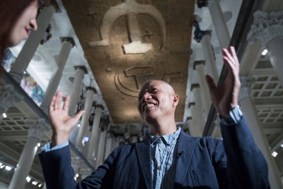 Eνα πολύχρωμο μανιτάρι κάλυψε τον ουρανό του Σικάγο [εικόνες & βίντεο]  | iefimerida.gr 0