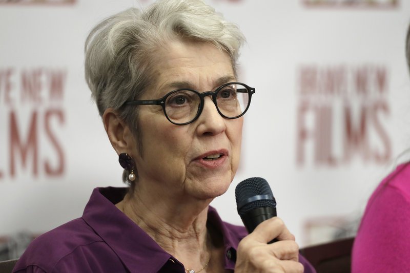 Τρεις γυναίκες περιγράφουν: Ετσι μας παρενόχλησε σεξουαλικά ο Τραμπ [εικόνες & βίντεο] | iefimerida.gr 2