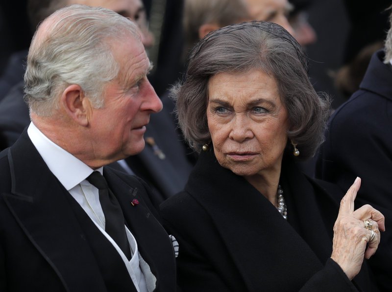 Η οικογένεια του τέως, Κωνσταντίνου, μαζί με τον πρίγκιπα Κάρολο στην κηδεία του βασιλιά της Ρουμανίας [εικόνες] | iefimerida.gr 0