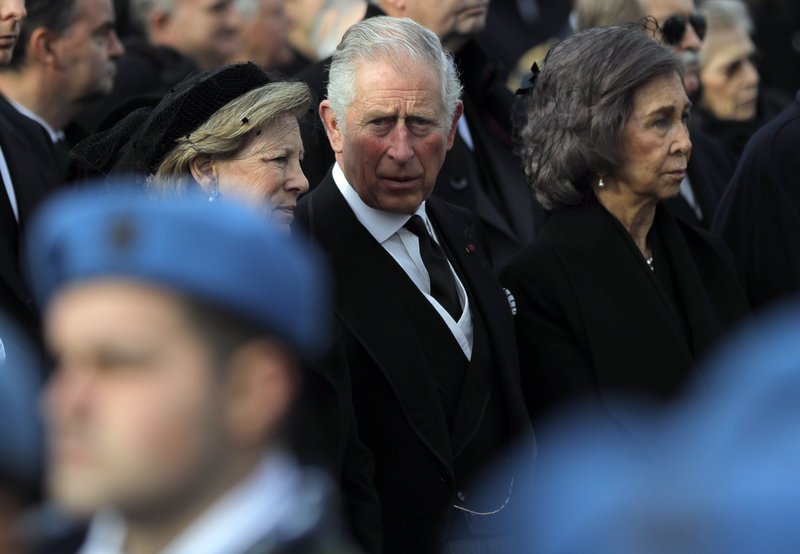 Η οικογένεια του τέως, Κωνσταντίνου, μαζί με τον πρίγκιπα Κάρολο στην κηδεία του βασιλιά της Ρουμανίας [εικόνες] | iefimerida.gr 8