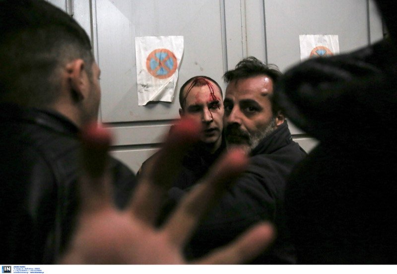 Το «ντου» του ΠΑΜΕ στο υπουργείο Εργασίας | iefimerida.gr 0