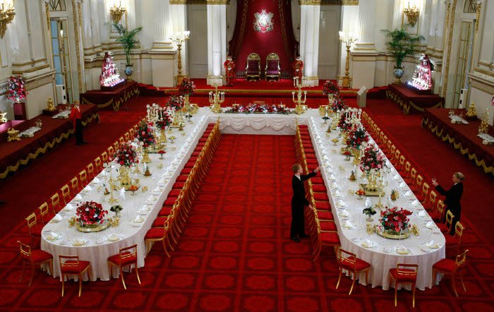 Ετσι είναι το παλάτι του Μπάκιγχαμ:  775 δωμάτια, χρυσό, φλύαρη πολυτελής διακόσμηση, μυστικές πόρτες [εικόνες] | iefimerida.gr 7