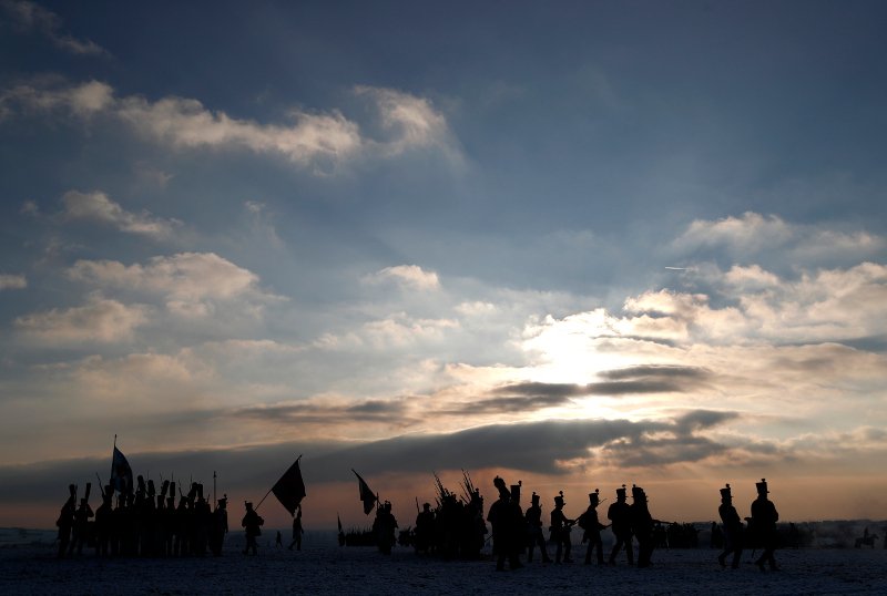 Η Μάχη του Αούστερλιτς «ζωντάνεψε» στην Τσεχία 212 χρόνια μετά -Εντυπωσιακή αναπαράσταση [εικόνες & βίντεο]  | iefimerida.gr 7