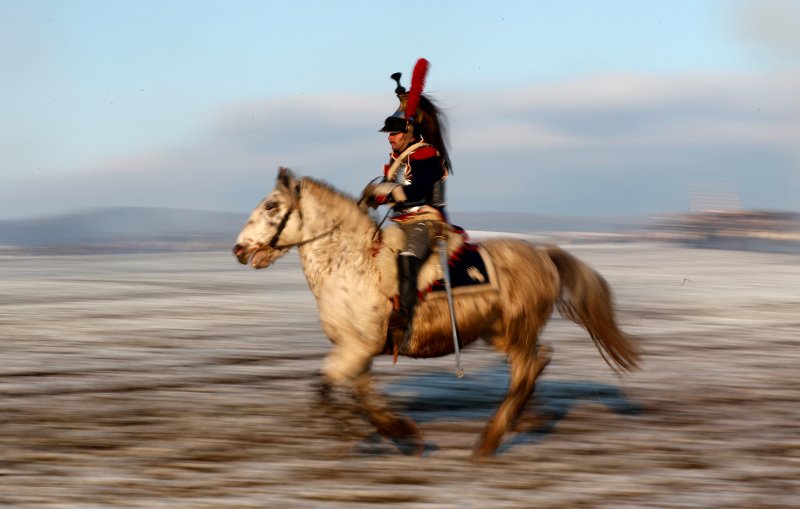 Η Μάχη του Αούστερλιτς «ζωντάνεψε» στην Τσεχία 212 χρόνια μετά -Εντυπωσιακή αναπαράσταση [εικόνες & βίντεο]  | iefimerida.gr 3